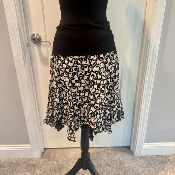 cabi Reversible Skirt, #466, Polka Dots and Bows, M, EUC - Picture 7 of 12